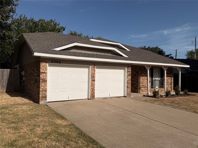 6206 Fernwood Drive, Arlington, TX 76001