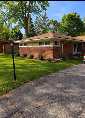 29358 Westbrook Parkway, Southfield, MI 48076