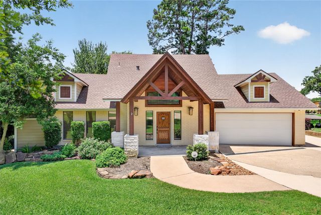 495 Wildwood Drive, Onalaska, TX 77360