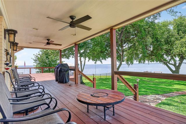 495 Wildwood Drive, Onalaska, TX 77360