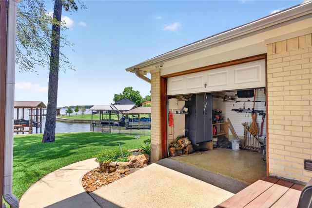 495 Wildwood Drive, Onalaska, TX 77360