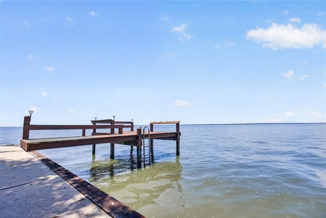 495 Wildwood Drive, Onalaska, TX 77360