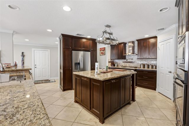495 Wildwood Drive, Onalaska, TX 77360
