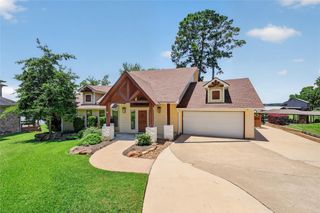 495 Wildwood Drive, Onalaska, TX 77360