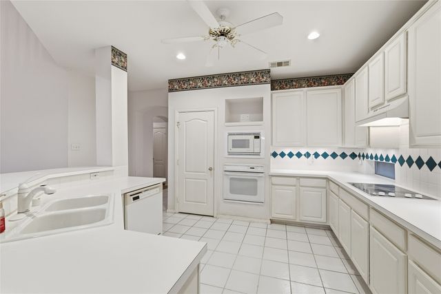 2216 POST OAK Court, Corinth, TX 76210