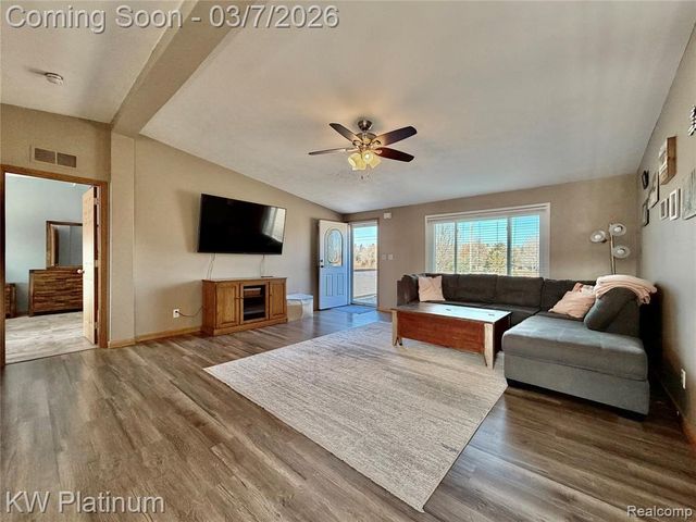 6801 Lapeer Road, Kimball, MI 48074