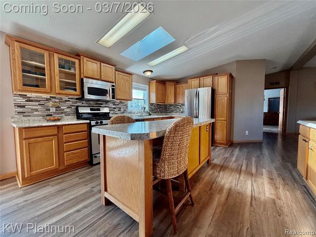 6801 Lapeer Road, Kimball, MI 48074