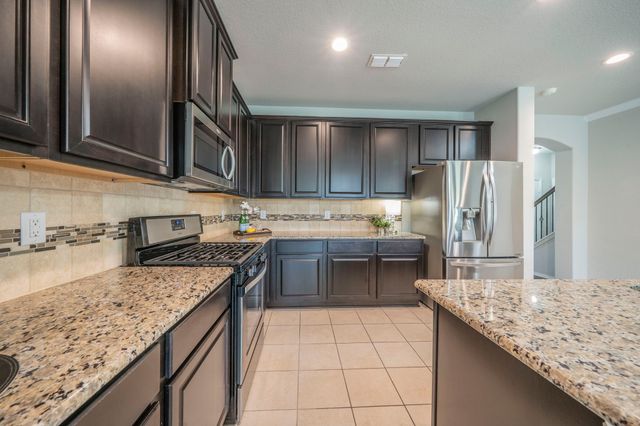 1621 Ranch Trail Road, Aubrey, TX 76227