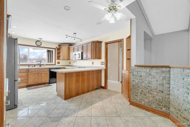 6800 Peck Road, Lexington, MI 48450