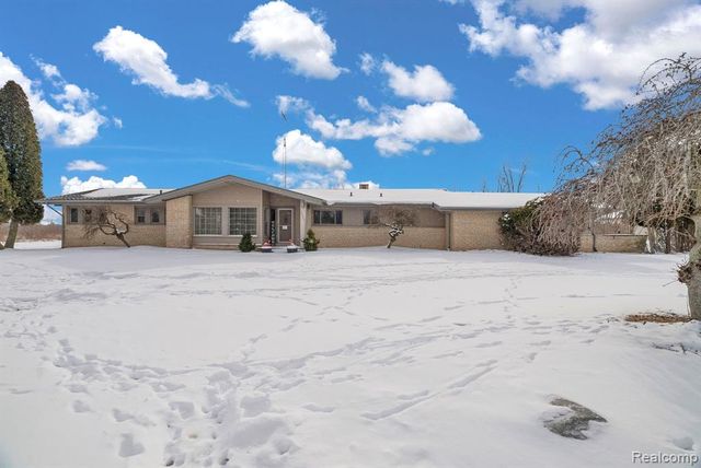 6800 Peck Road, Lexington, MI 48450