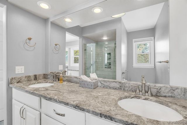 6800 Peck Road, Lexington, MI 48450