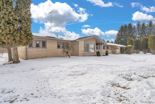 6800 Peck Road, Lexington, MI 48450