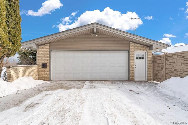 6800 Peck Road, Lexington, MI 48450