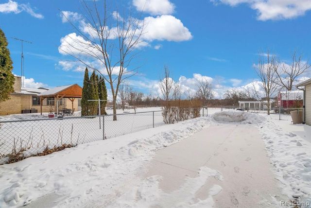 6800 Peck Road, Lexington, MI 48450