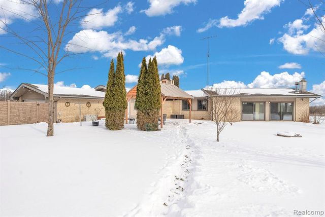 6800 Peck Road, Lexington, MI 48450