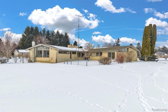 6800 Peck Road, Lexington, MI 48450