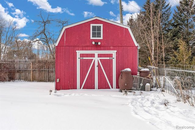 6800 Peck Road, Lexington, MI 48450