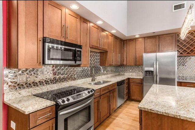 78 E Chestnut Street, 602, Columbus, OH 43215