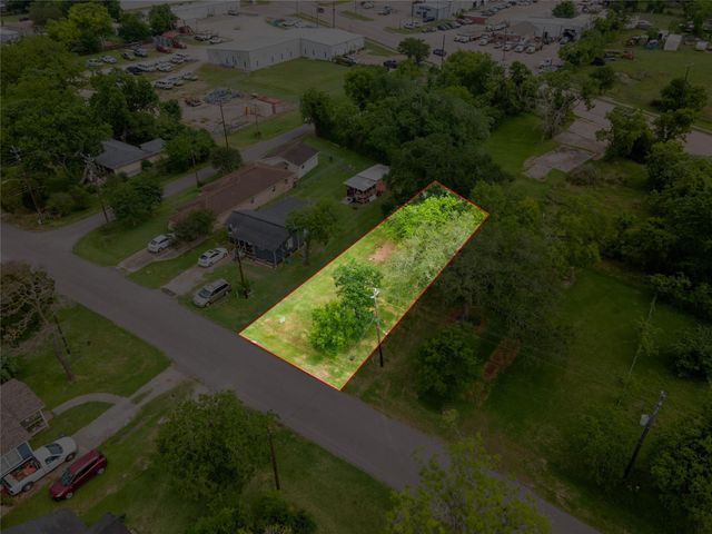 507 Cemetery Street, Clute, TX 77531