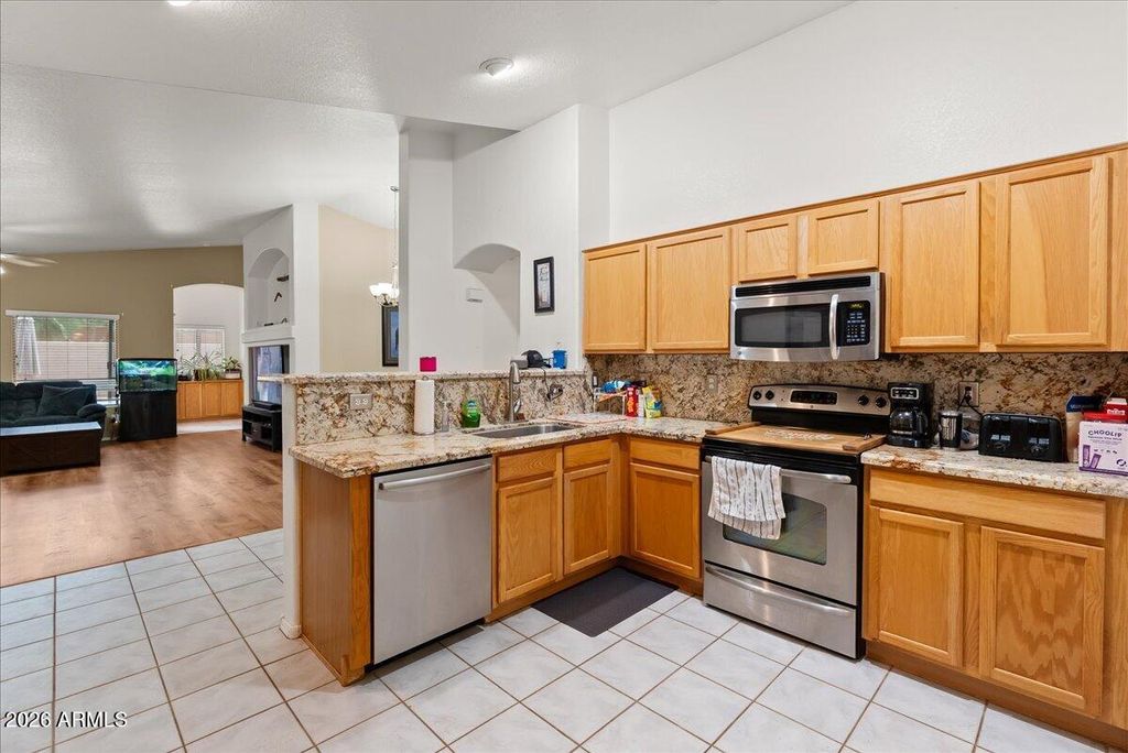 12063 S 174TH Avenue, Goodyear, AZ 85338 — photo 5