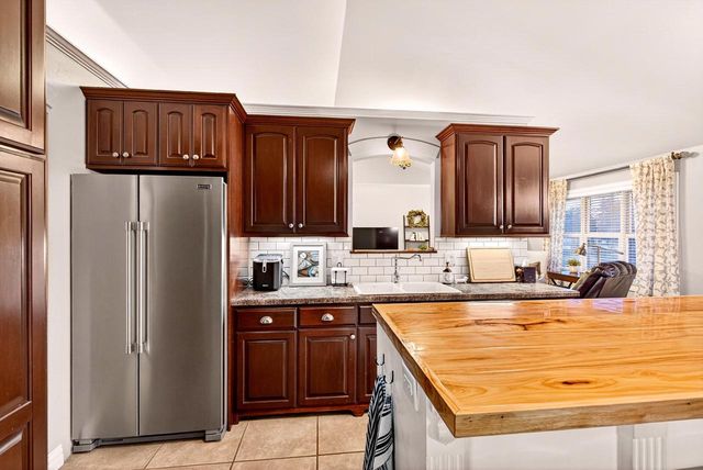 8094 COLEMAN RIDGE ROAD, Neenah, WI 54956