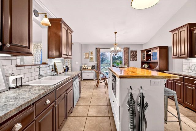 8094 COLEMAN RIDGE ROAD, Neenah, WI 54956