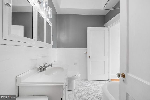 6630 BOYER ST, Philadelphia, PA 19119