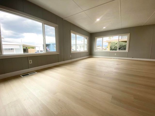 601 N Kirby Street 102, Hemet, CA 92545