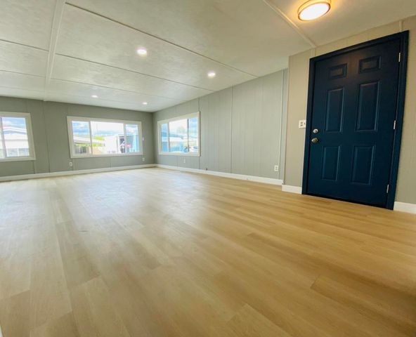 601 N Kirby Street 102, Hemet, CA 92545