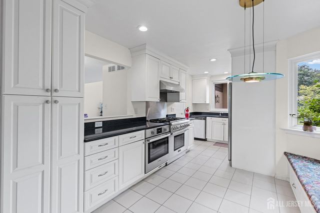 130 Sayre Drive 130, Plainsboro, NJ 08540