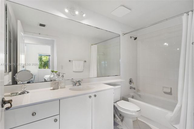 10770 NW 66th Street 404, Doral, FL 33178