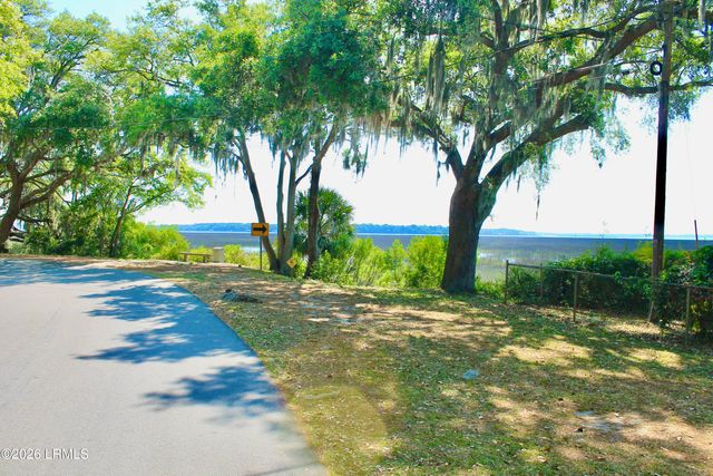 807 11th Street, Port Royal, SC 29935