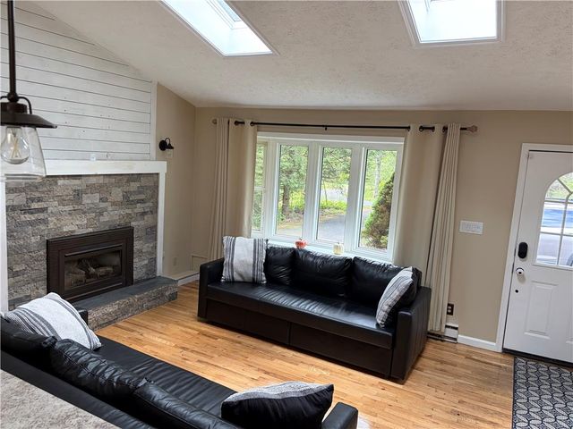 215 Larch Oval, Coolbaugh Twp, PA 18466