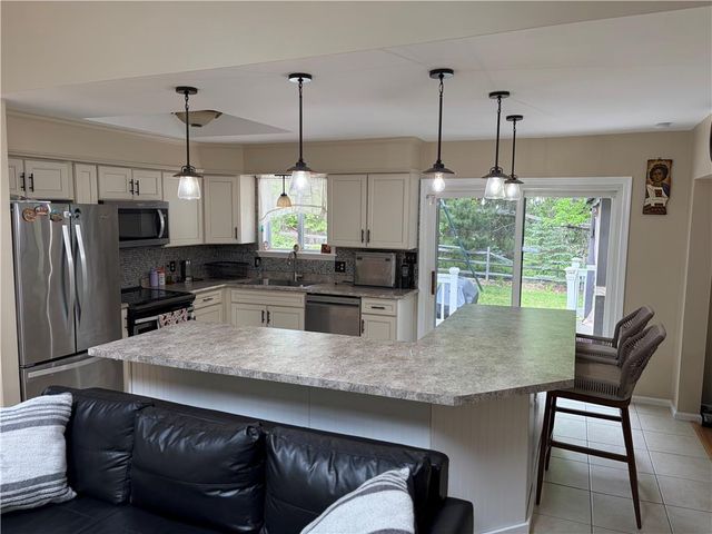 215 Larch Oval, Coolbaugh Twp, PA 18466