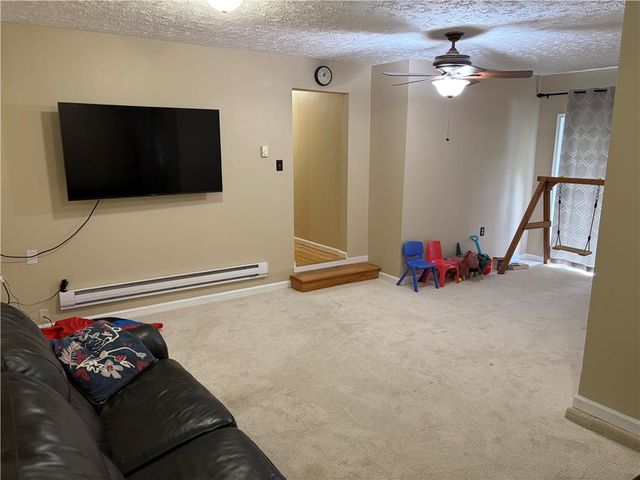 215 Larch Oval, Coolbaugh Twp, PA 18466