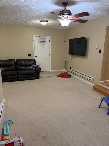 215 Larch Oval, Coolbaugh Twp, PA 18466