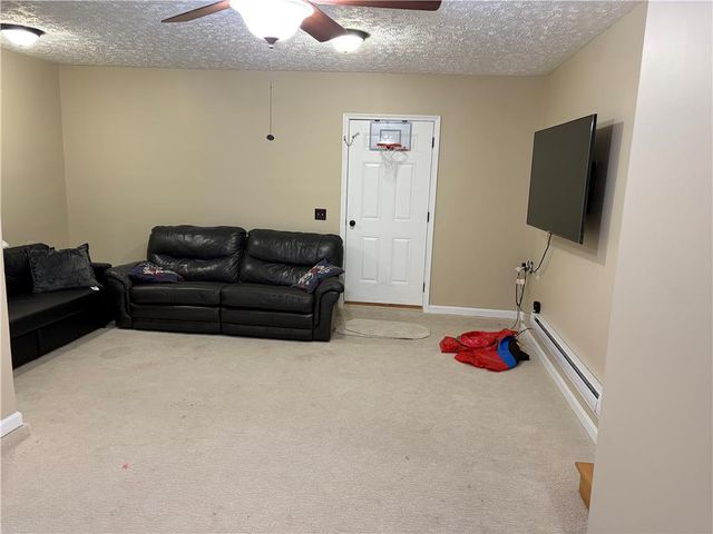 215 Larch Oval, Coolbaugh Twp, PA 18466