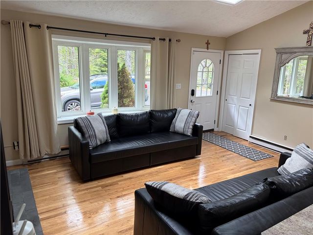 215 Larch Oval, Coolbaugh Twp, PA 18466