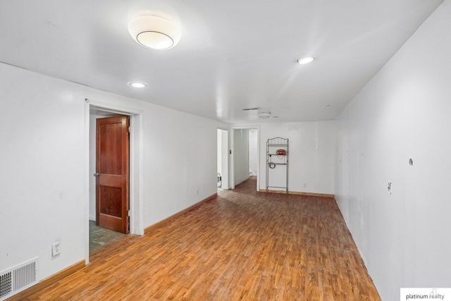 3718 J Street, Lincoln, NE 68510