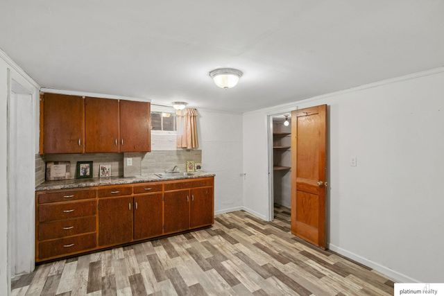 3718 J Street, Lincoln, NE 68510