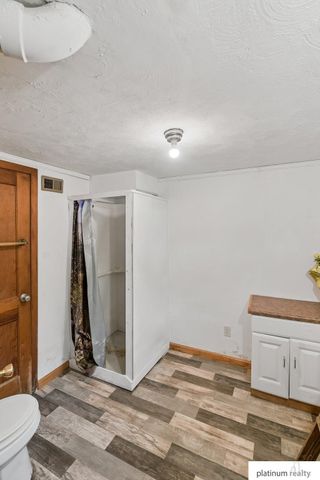 3718 J Street, Lincoln, NE 68510