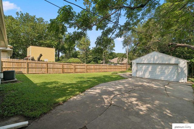 3718 J Street, Lincoln, NE 68510