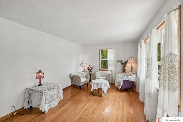 3718 J Street, Lincoln, NE 68510