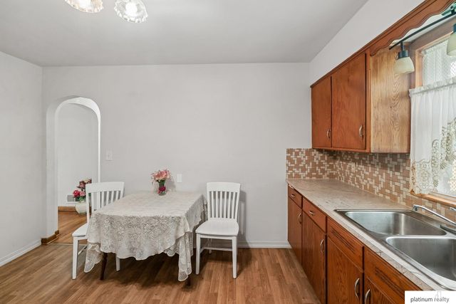 3718 J Street, Lincoln, NE 68510
