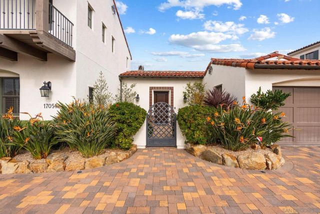 17051 San Antonio Rose Ct, San Diego, CA 92127