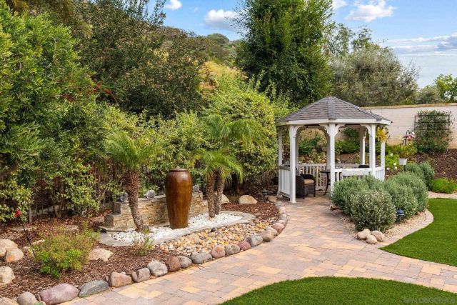 17051 San Antonio Rose Ct, San Diego, CA 92127