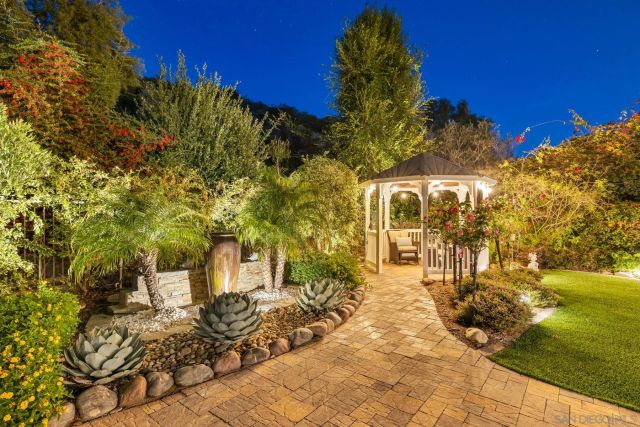 17051 San Antonio Rose Ct, San Diego, CA 92127