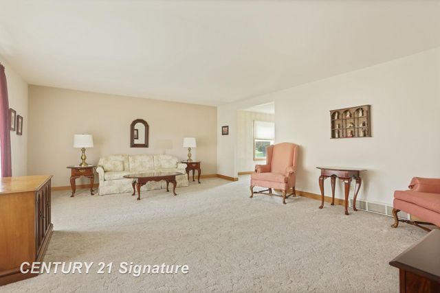 10260 Macrae Drive, Freeland, MI 48623