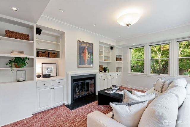 1218 3rd Avenue W, Seattle, WA 98119