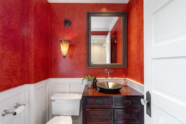 1218 3rd Avenue W, Seattle, WA 98119